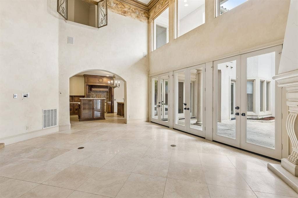 6917 Forest Glen Drive, Dallas, TX 75230 6917 Forest Glen Drive, Dallas, TX 75230