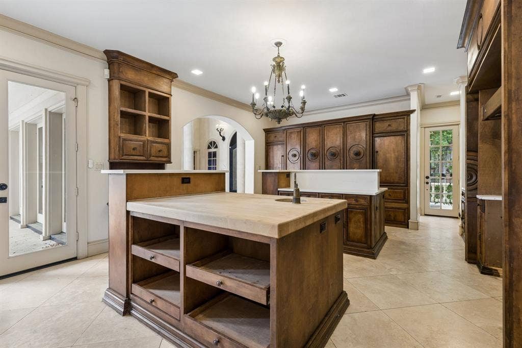 6917 Forest Glen Drive, Dallas, TX 75230 6917 Forest Glen Drive, Dallas, TX 75230