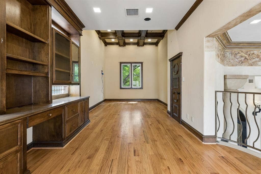 6917 Forest Glen Drive, Dallas, TX 75230 6917 Forest Glen Drive, Dallas, TX 75230