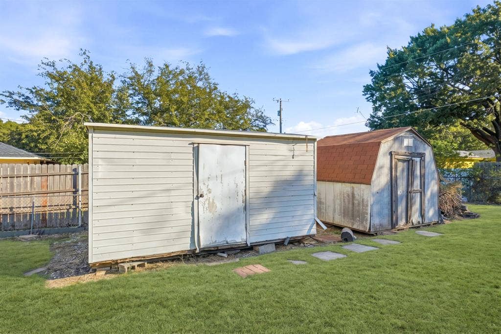 9360 N County Road, Frisco, TX 75033 9360 N County Road, Frisco, TX 75033