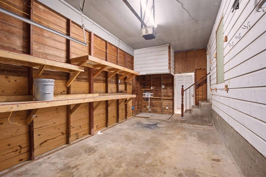 9360 N County Road, Frisco, TX 75033 laundry in garage