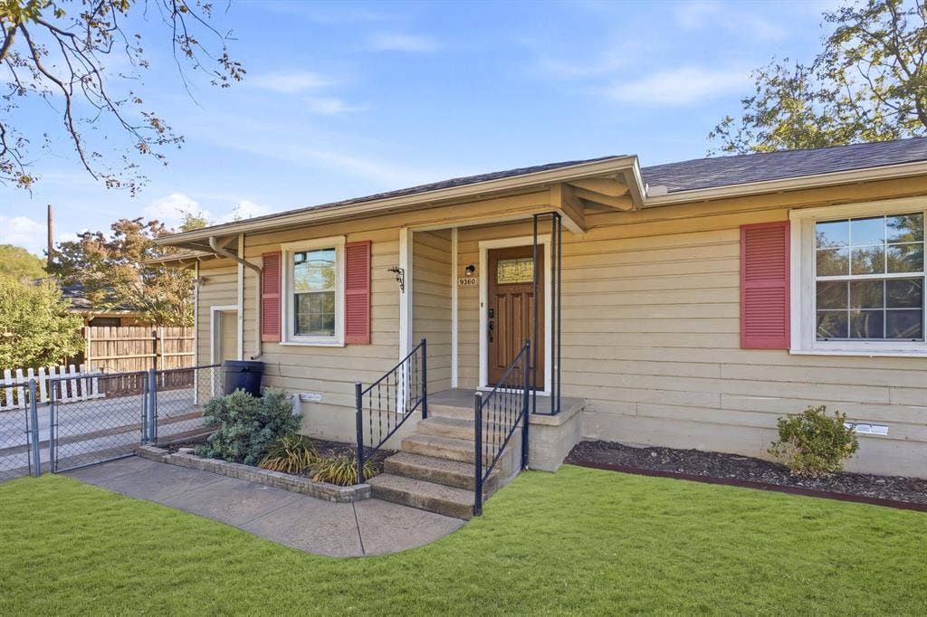 9360 N County Road, Frisco, TX 75033 charming exterior newer windows and gutters