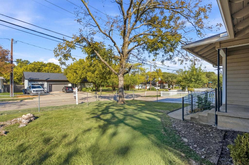 9360 N County Road, Frisco, TX 75033 surrounded by newer custom homes
