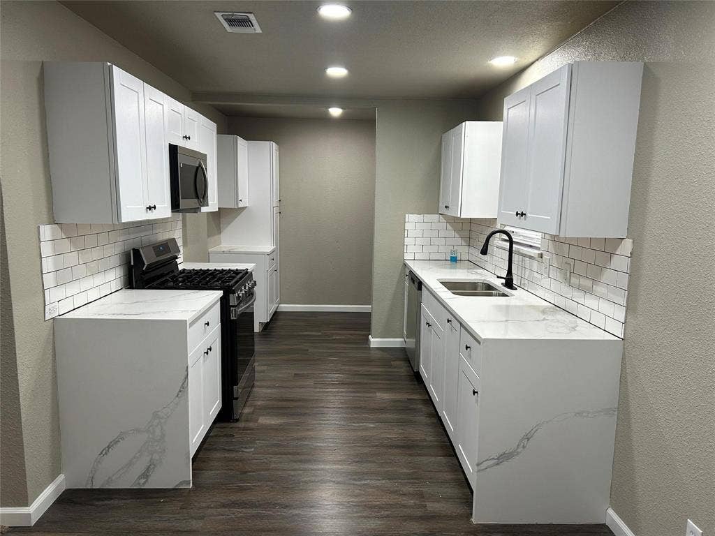 220 N Bernice Drive, Garland, TX 75042 220 N Bernice Drive, Garland, TX 75042