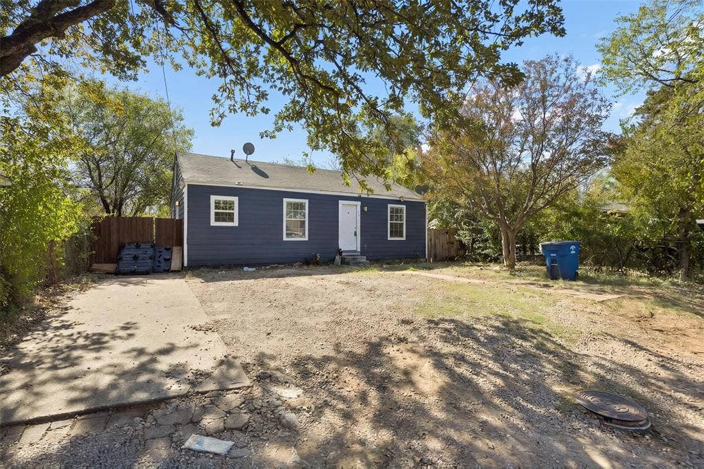 1206 Grant Street, Dallas, TX 75203 1206 Grant Street, Dallas, TX 75203