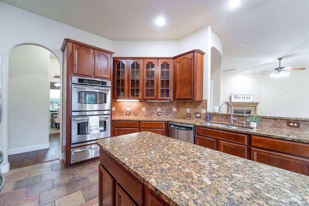 924 Brentwood Drive, Murphy, TX 75094 924 Brentwood Drive, Murphy, TX 75094