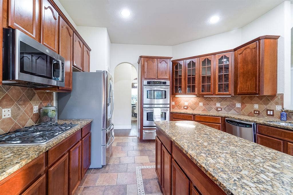924 Brentwood Drive, Murphy, TX 75094 924 Brentwood Drive, Murphy, TX 75094