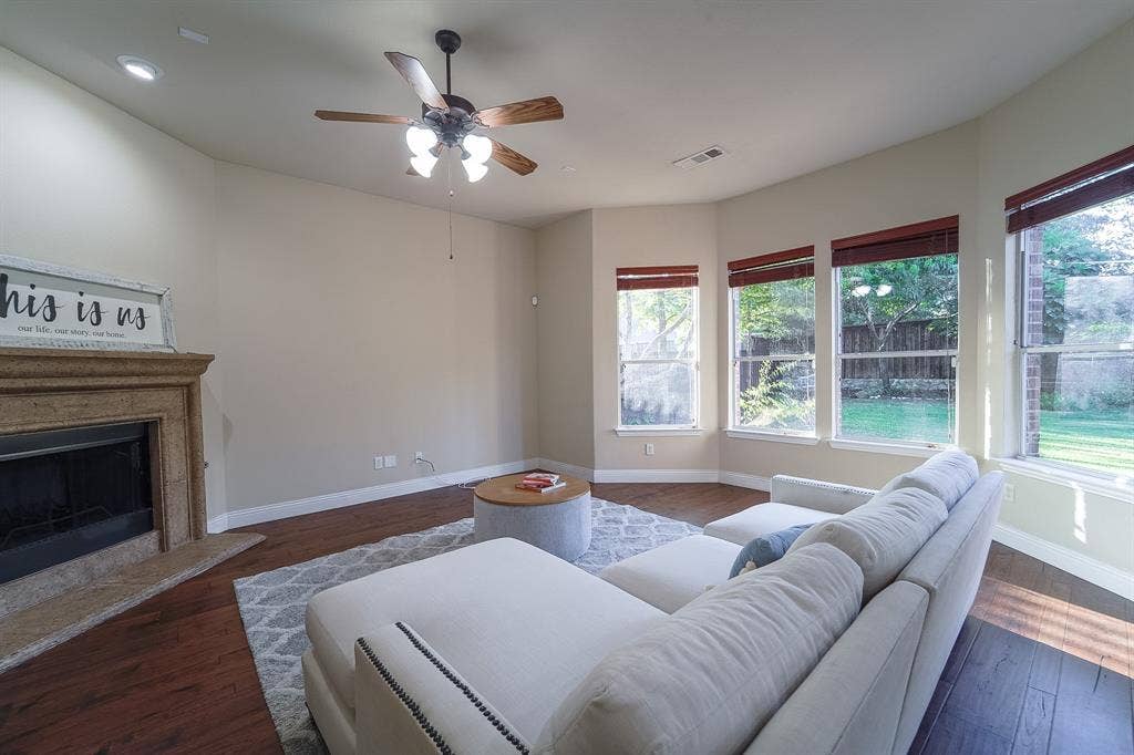 924 Brentwood Drive, Murphy, TX 75094 924 Brentwood Drive, Murphy, TX 75094