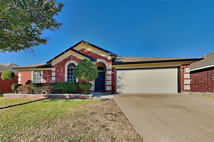 Property photo for 7010 Spoonbill Court, Arlington, TX