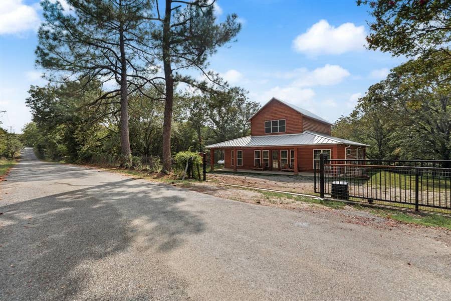 Property photo for 483 Spout Springs Road, Pottsboro, TX