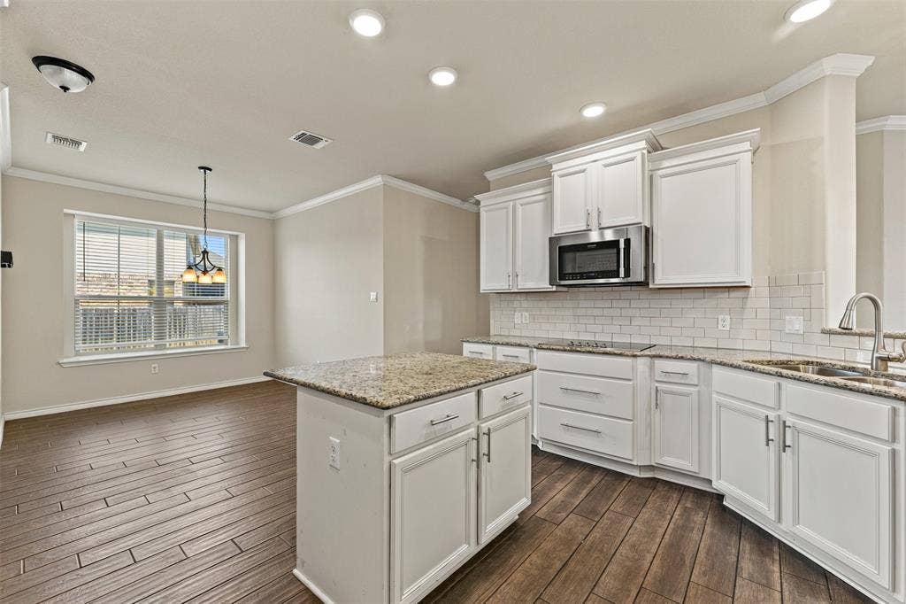 1117 Drummond Circle, Woodway, TX 76712