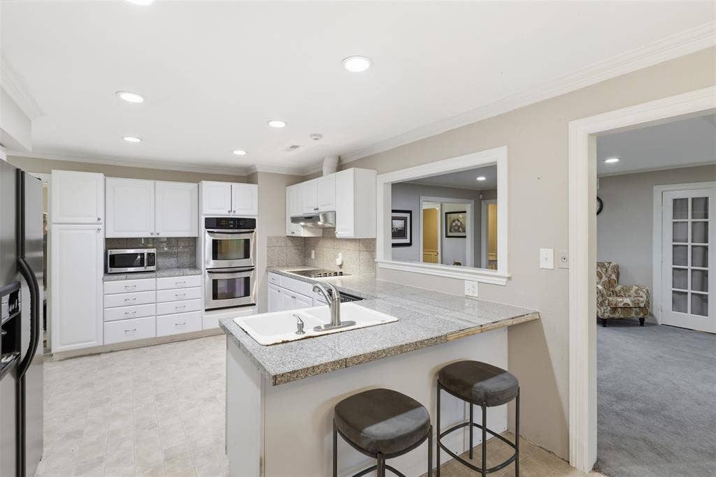 7806 Woodstone Lane, Dallas, TX 75248 7806 Woodstone Lane, Dallas, TX 75248