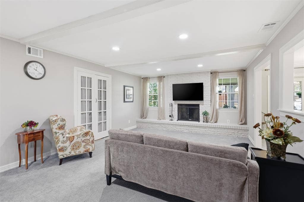 7806 Woodstone Lane, Dallas, TX 75248 7806 Woodstone Lane, Dallas, TX 75248