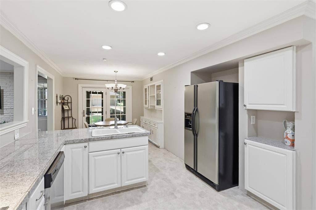 7806 Woodstone Lane, Dallas, TX 75248 7806 Woodstone Lane, Dallas, TX 75248