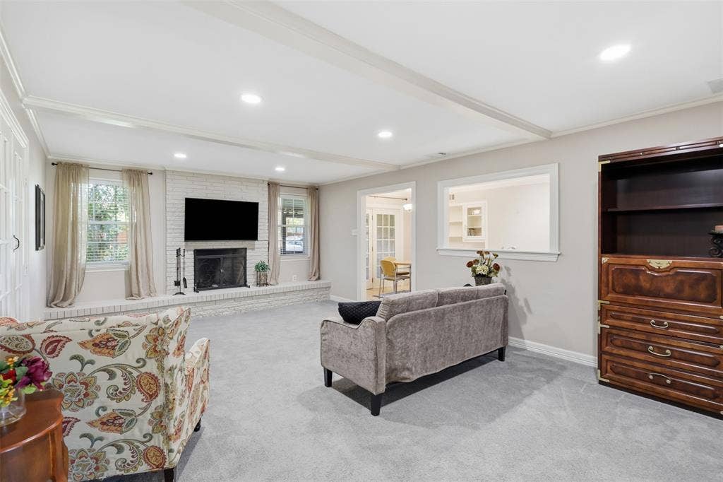 7806 Woodstone Lane, Dallas, TX 75248 7806 Woodstone Lane, Dallas, TX 75248