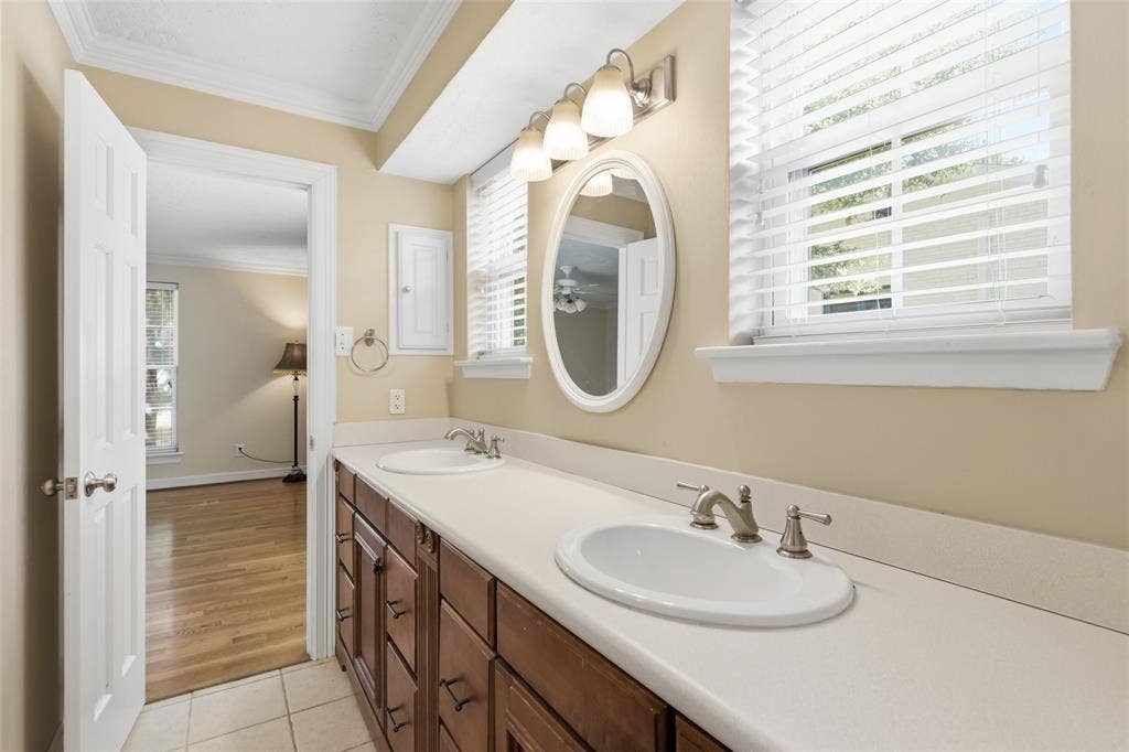 7806 Woodstone Lane, Dallas, TX 75248 7806 Woodstone Lane, Dallas, TX 75248