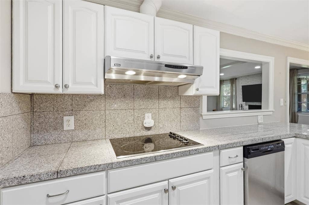 7806 Woodstone Lane, Dallas, TX 75248 7806 Woodstone Lane, Dallas, TX 75248