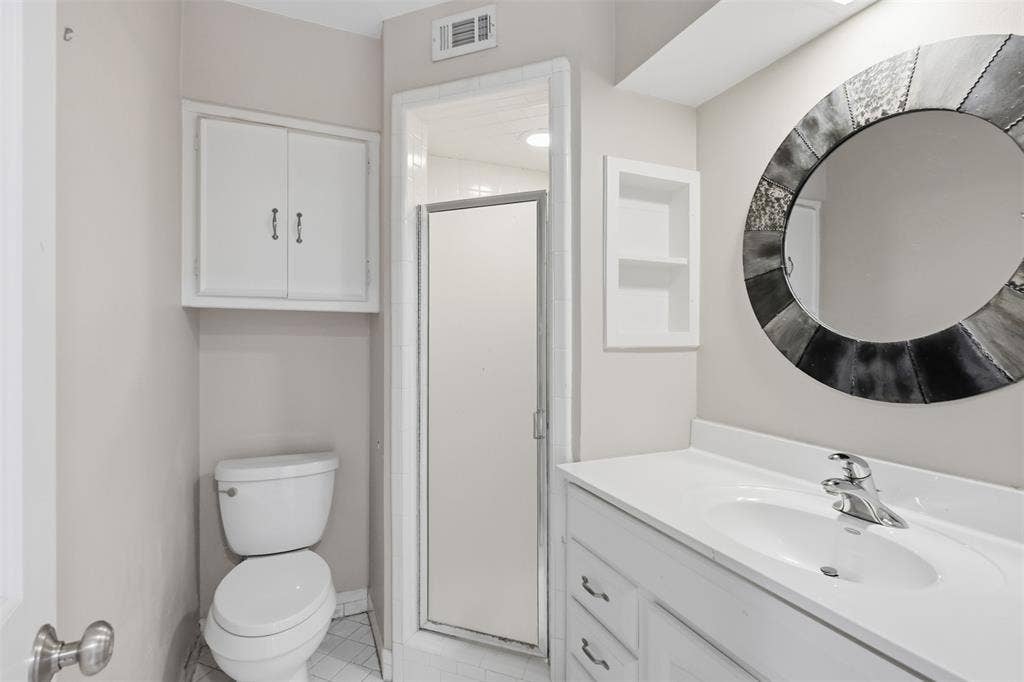 7806 Woodstone Lane, Dallas, TX 75248 7806 Woodstone Lane, Dallas, TX 75248