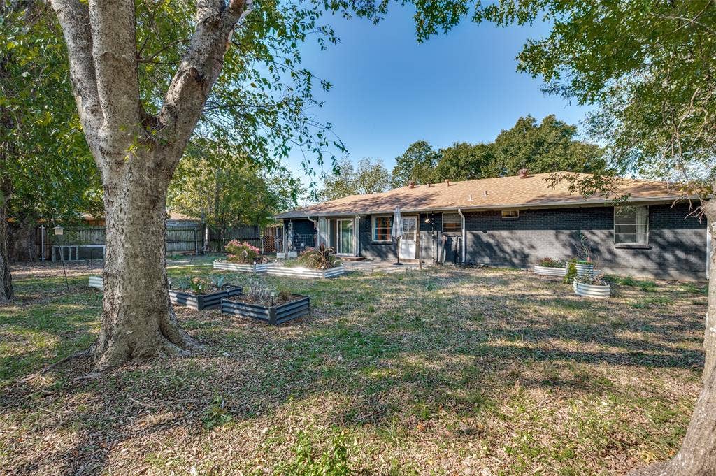 1822 Glenn Lane, Glenn Heights, TX 75154 1822 Glenn Lane, Glenn Heights, TX 75154