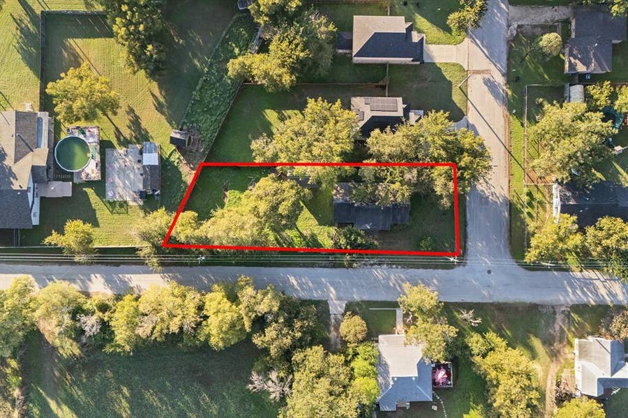 Property photo for 310 Eastland Street, Cleburne, TX
