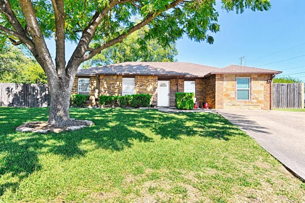 305 Tejas Drive, Glenn Heights, TX 75154 305 Tejas Drive, Glenn Heights, TX 75154