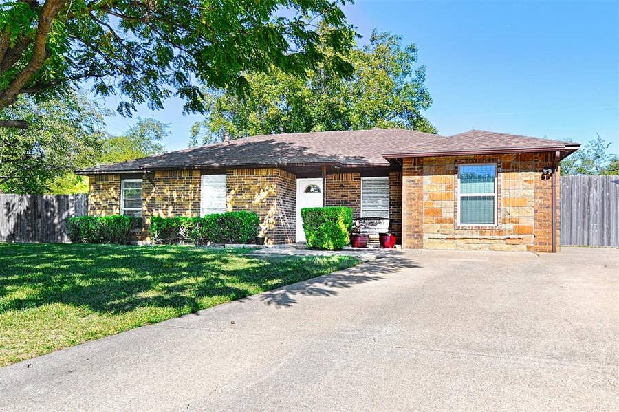Property photo for 305 Tejas Drive, Glenn Heights, TX
