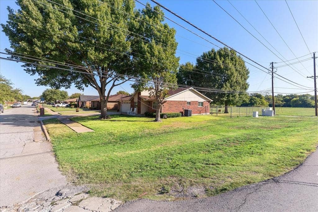 2702 Pebble Beach Drive, Lancaster, TX 75134 2702 Pebble Beach Drive, Lancaster, TX 75134