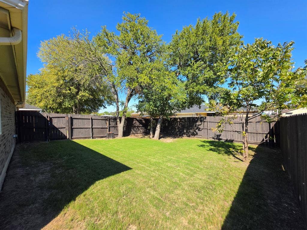 3205 Hamlett Lane, Garland, TX 75043