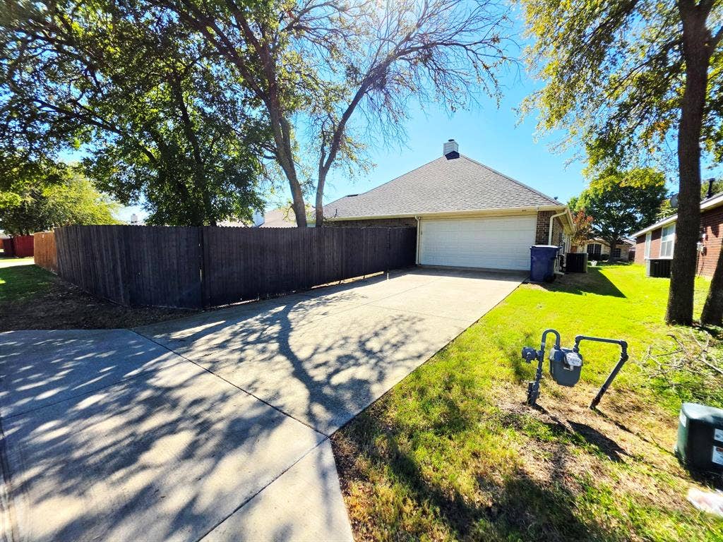 3205 Hamlett Lane, Garland, TX 75043