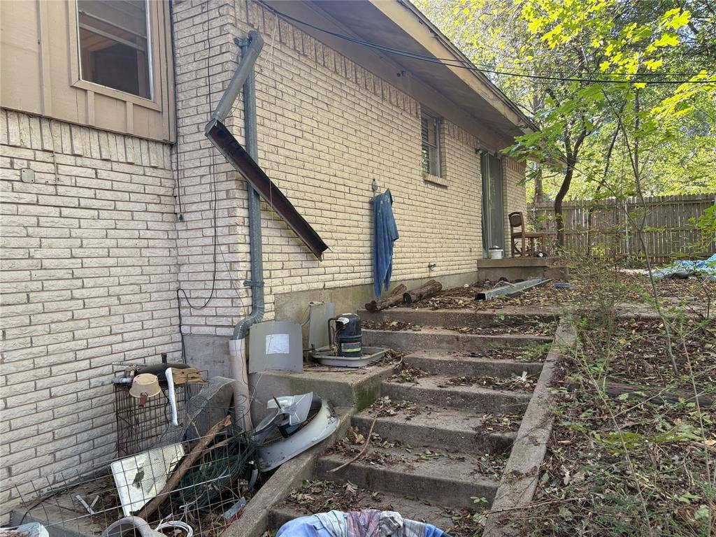 1001 N Cockrell Hill Road, DeSoto, TX 75115 1001 N Cockrell Hill Road, DeSoto, TX 75115