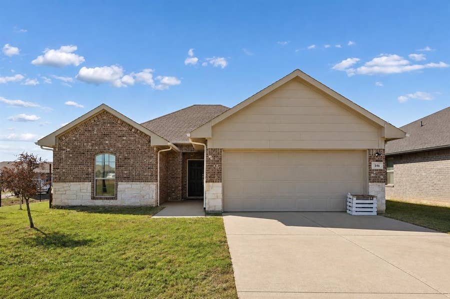 Property photo for 146 Lawndale Lane, Mabank, TX