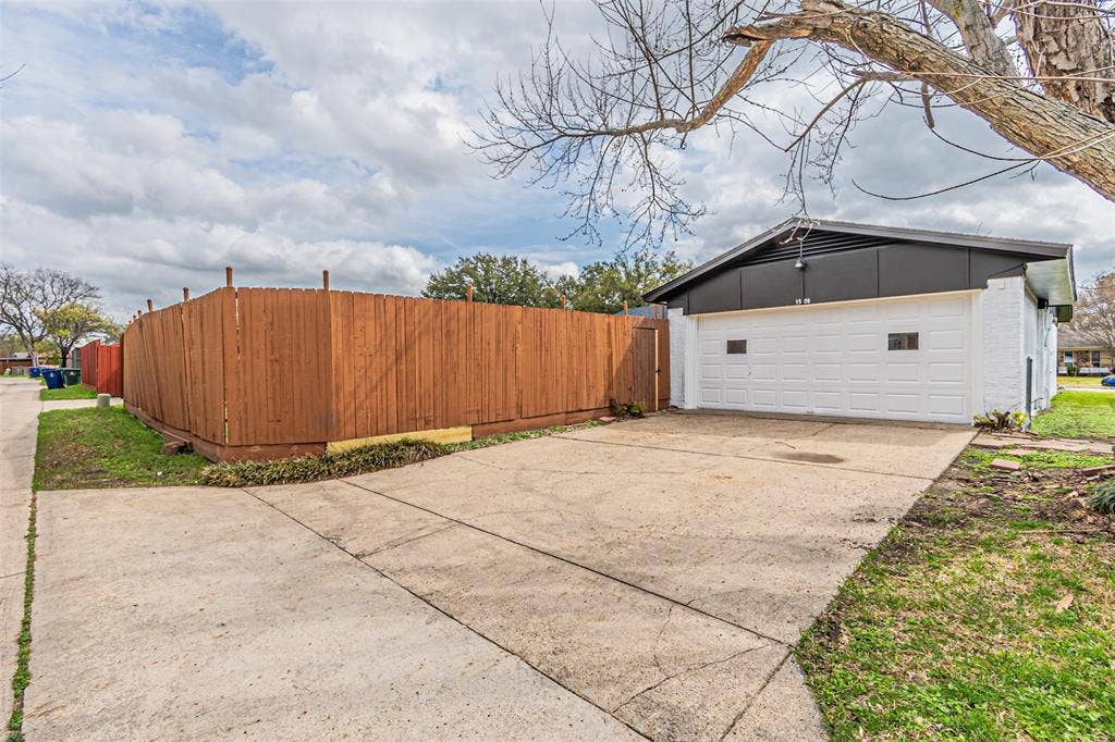 1509 Crockett Street, Garland, TX 75042 1509 Crockett Street, Garland, TX 75042