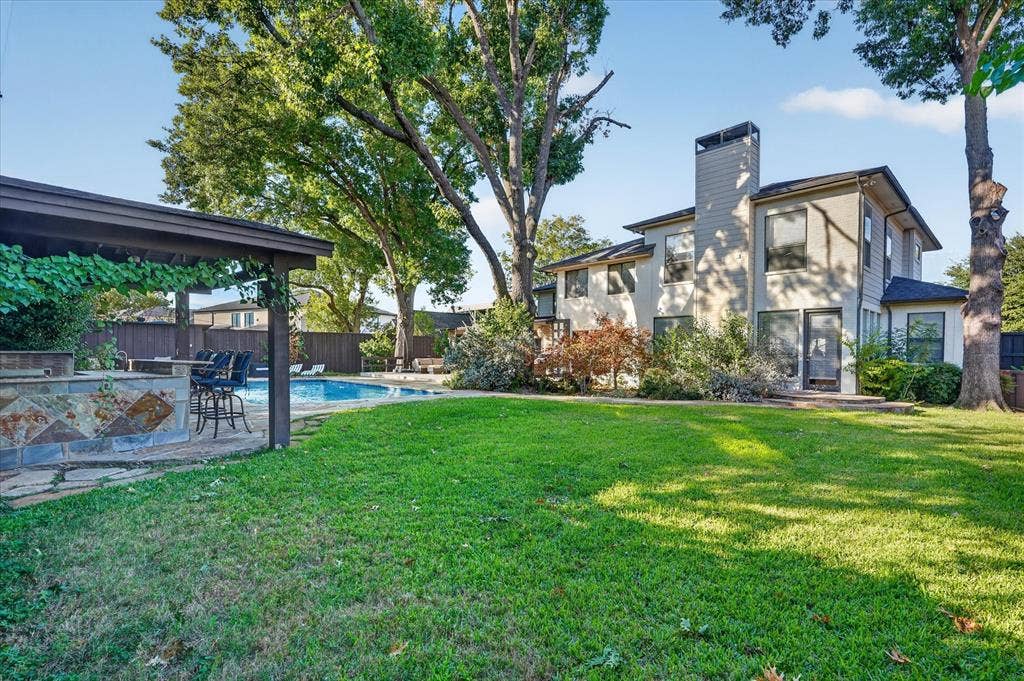 4322 Crowley Drive, Dallas, TX 75229 Yard