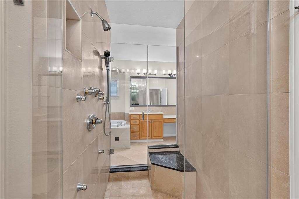 4322 Crowley Drive, Dallas, TX 75229 Primary bath