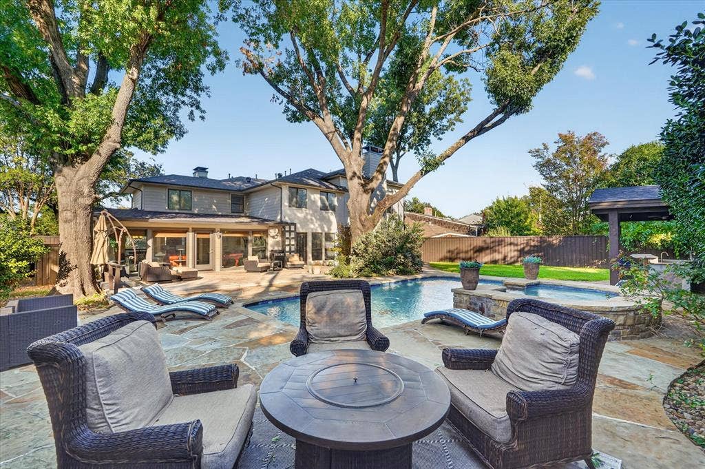 4322 Crowley Drive, Dallas, TX 75229 Back yard