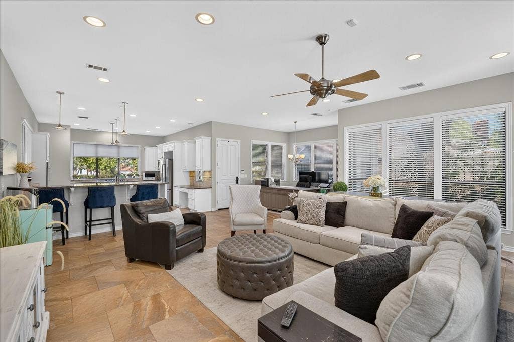 4322 Crowley Drive, Dallas, TX 75229 Family room