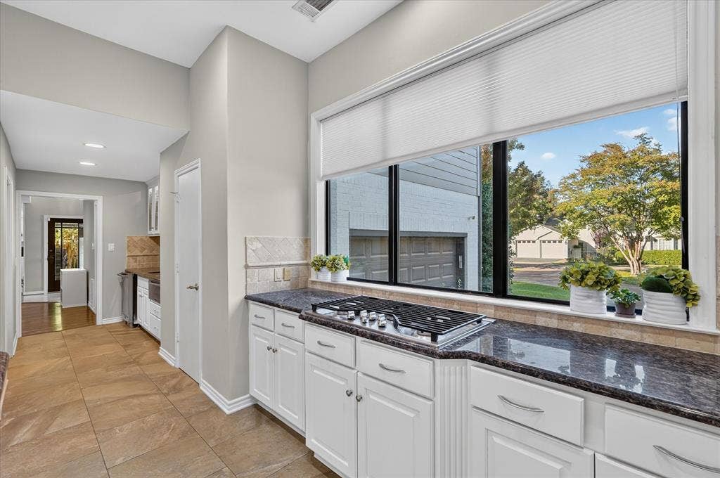4322 Crowley Drive, Dallas, TX 75229 Kitchen