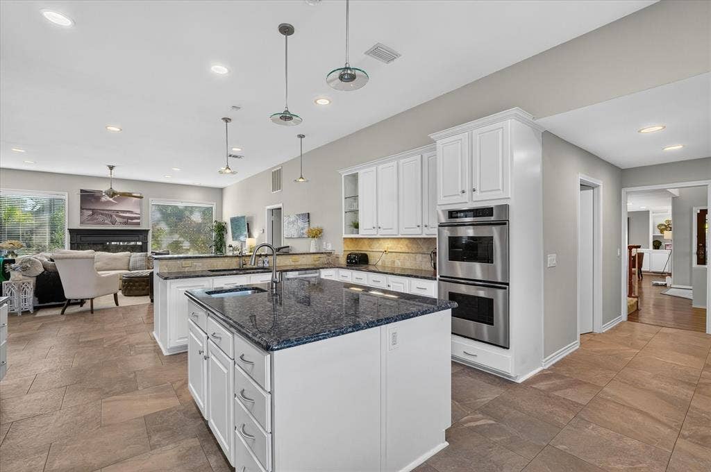 4322 Crowley Drive, Dallas, TX 75229 Kitchen