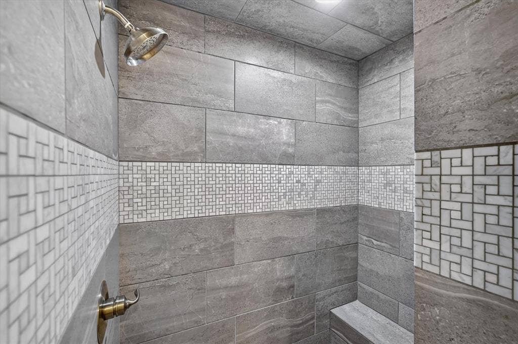 4322 Crowley Drive, Dallas, TX 75229 Full bath