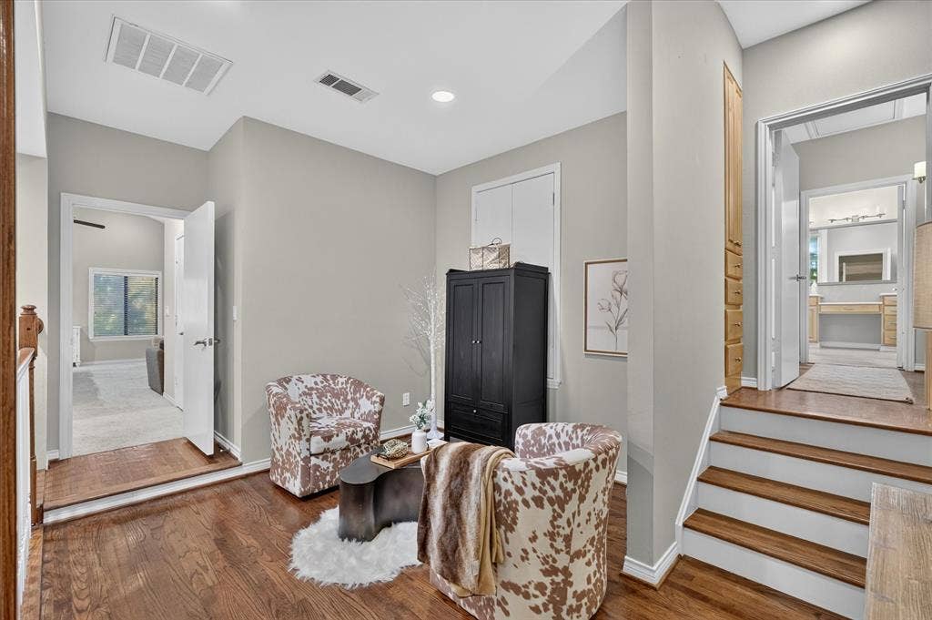 4322 Crowley Drive, Dallas, TX 75229 Flex space
