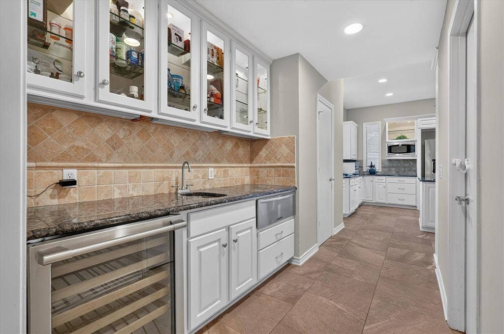 4322 Crowley Drive, Dallas, TX 75229 Butlers pantry