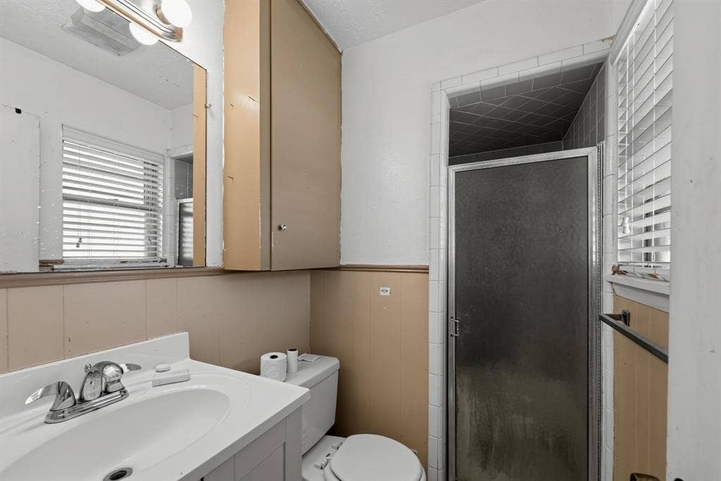 2910 Grove Street, Irving, TX 75060 2910 Grove Street, Irving, TX 75060