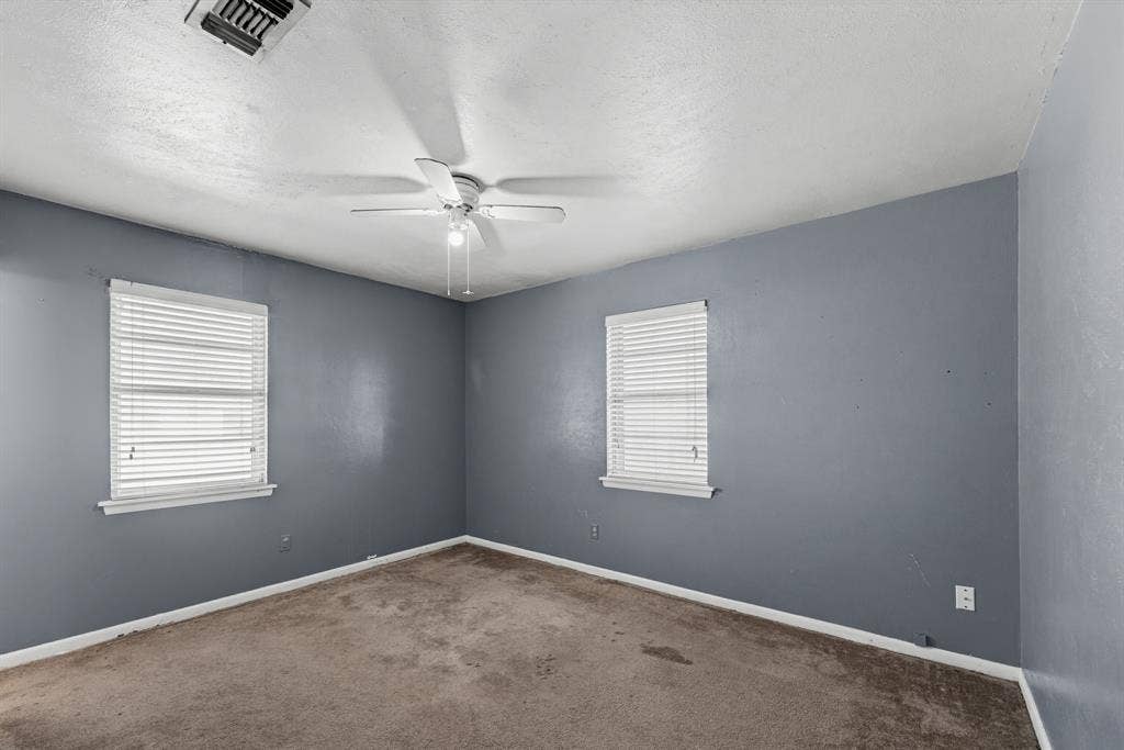 2910 Grove Street, Irving, TX 75060 2910 Grove Street, Irving, TX 75060