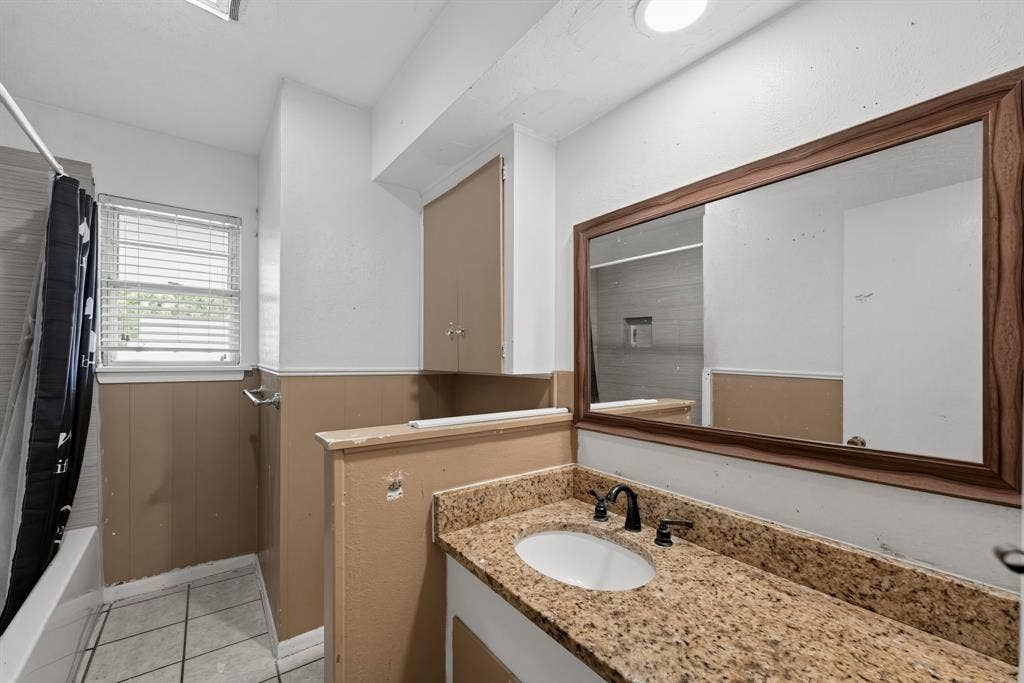 2910 Grove Street, Irving, TX 75060 2910 Grove Street, Irving, TX 75060