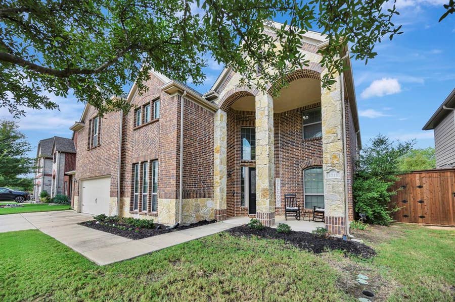 Property photo for 1219 Bentley Drive, Roanoke, TX