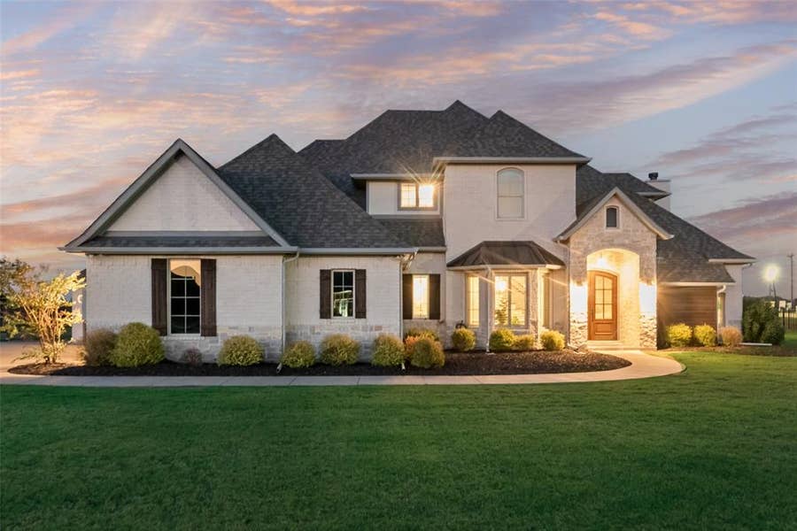 Property photo for 1570 Winding Creek Lane, Rockwall, TX