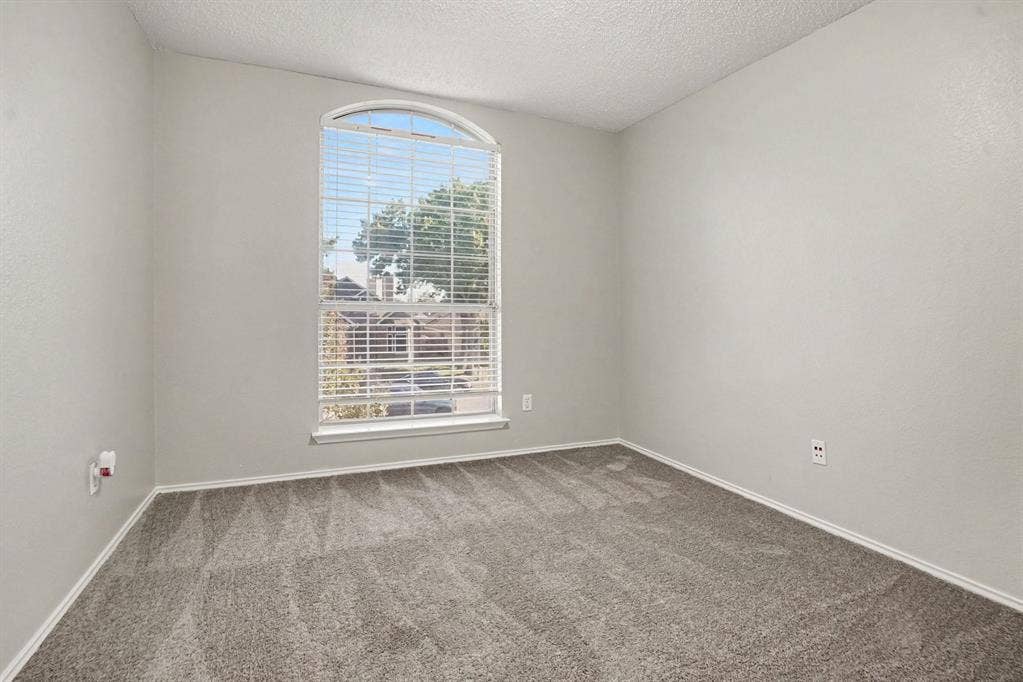 2101 Birch Bend, Mesquite, TX 75181