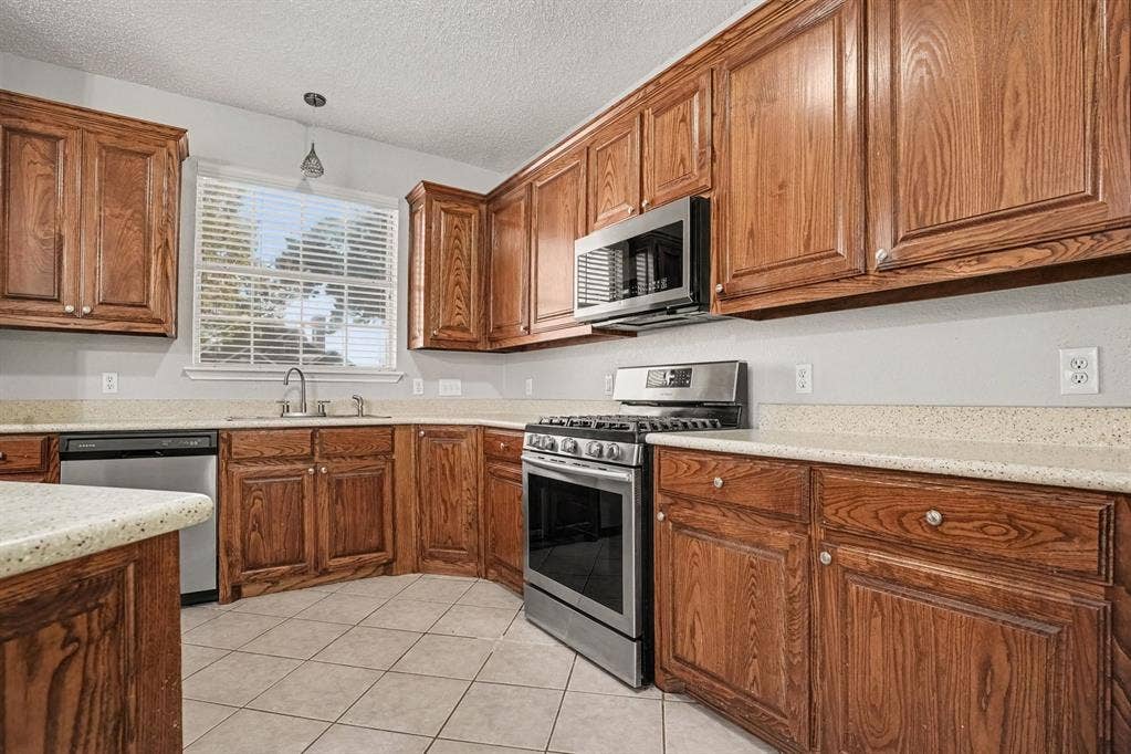 2101 Birch Bend, Mesquite, TX 75181