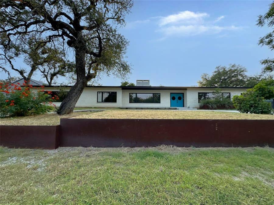Property photo for 204 S Race Street, Lampasas, TX