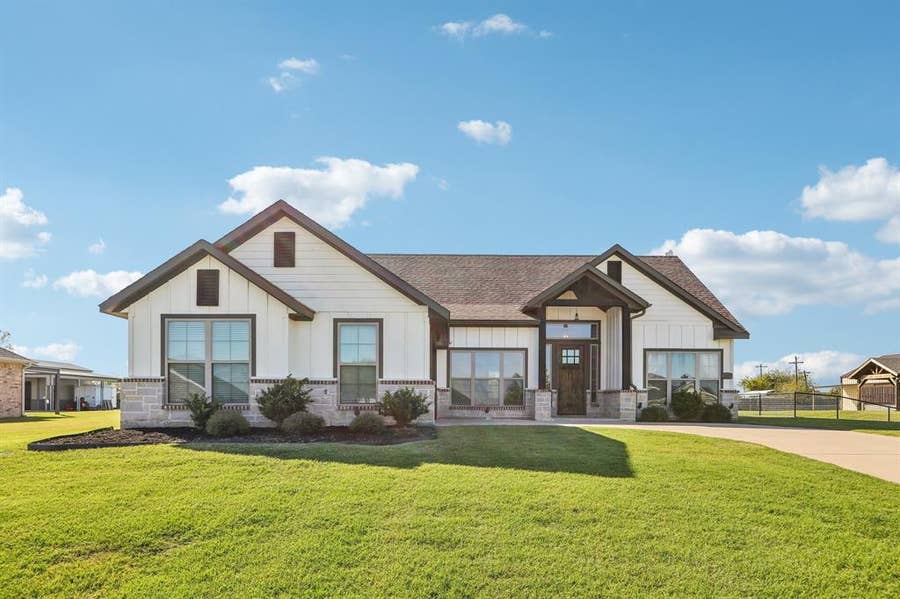 Property photo for 10181 Kildee Trail, Sanger, TX